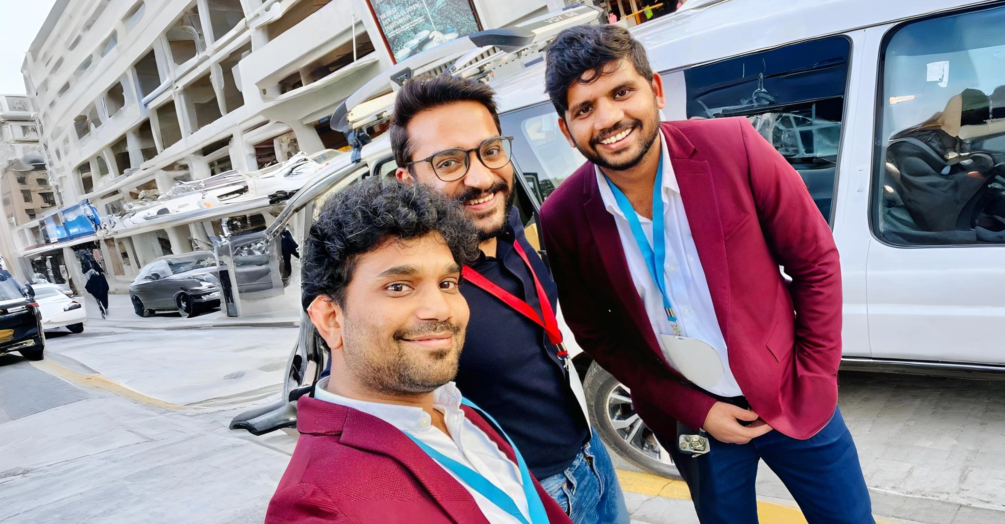 About features scroll big image